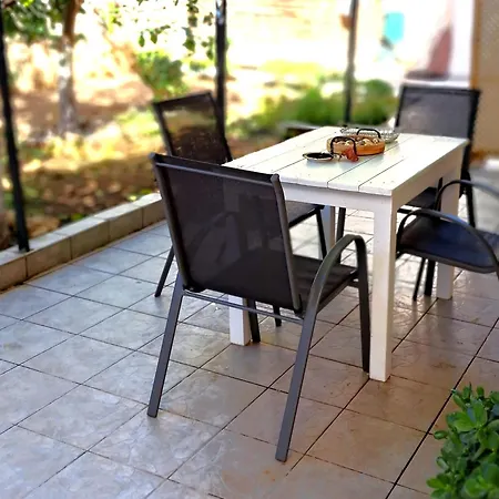 Family Stone Kyparissia