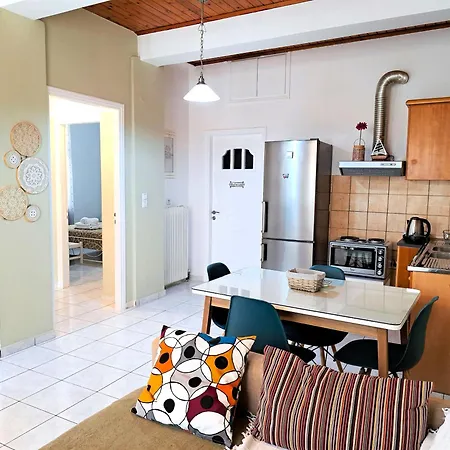 Family Stone Apartment Kyparissia
