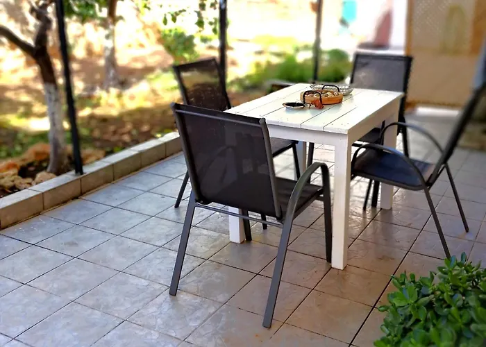 Family Stone Kyparissia